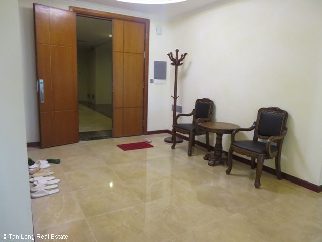 4 bedrooms Apartment in Tay Ho, Vietnam No. 1528