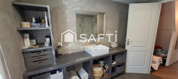 5 bedrooms House in Laon, France No. 336734 9