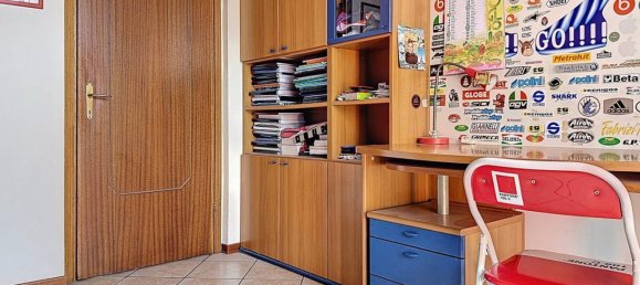 Квартира с 3 спальнями в Мерате, Италия № 335058 34