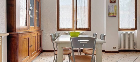 Квартира с 3 спальнями в Мерате, Италия № 335058 17