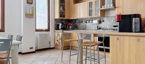 Квартира с 3 спальнями в Мерате, Италия № 335058 18