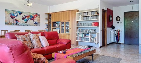 Квартира с 3 спальнями в Мерате, Италия № 335058 12