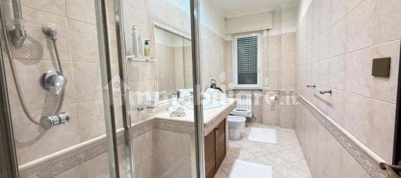 2 bedrooms Apartment in Rome, Italy No. 370197 14