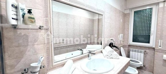 2 bedrooms Apartment in Rome, Italy No. 370197 10