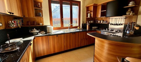 8 rooms Villa in Capannori, Italy No. 43437 7