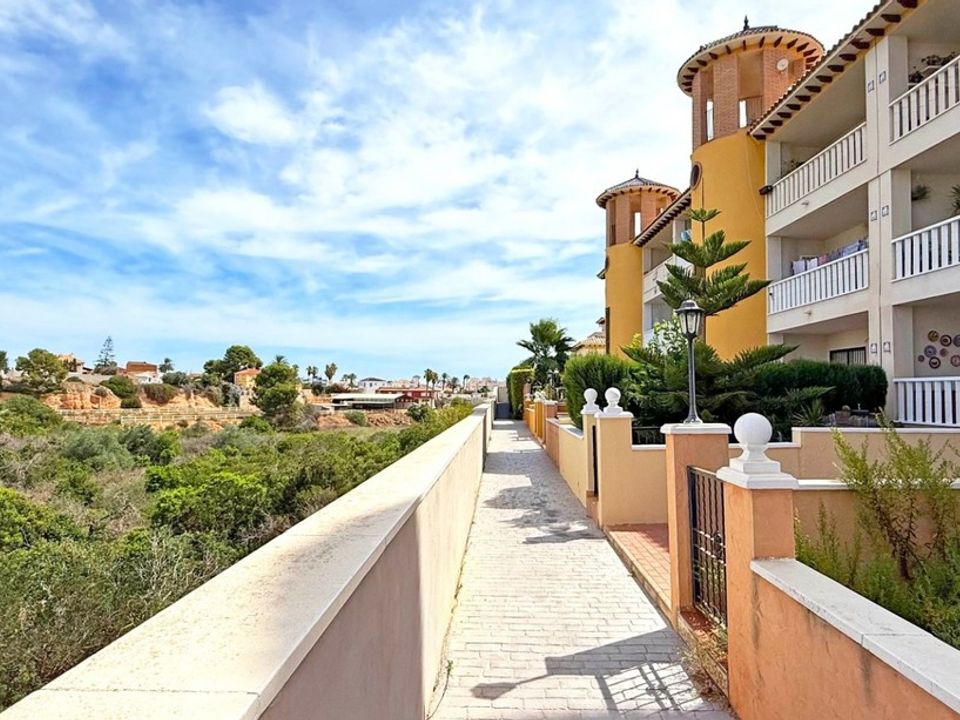 2 bedrooms Apartment in Alicante, Spain No. 220206