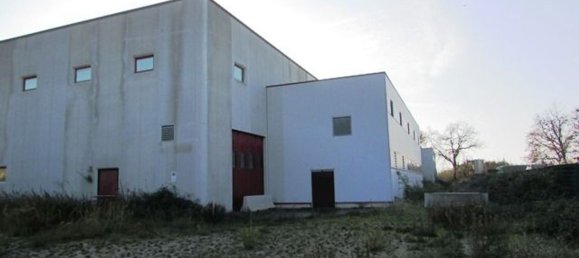 Склад с 4 комнатами в Колоннелла, Италия № 90975 3