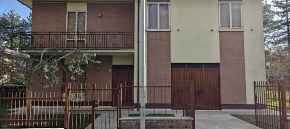 12 rooms House in San Ginesio, Italy No. 257370 2