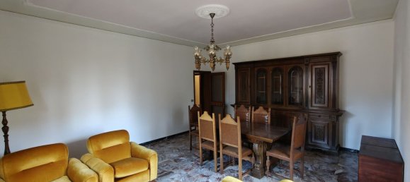 12 rooms House in San Ginesio, Italy No. 257370 10