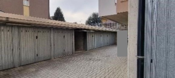 2-salle Appartement à Saronno, Italy No. 151946 15