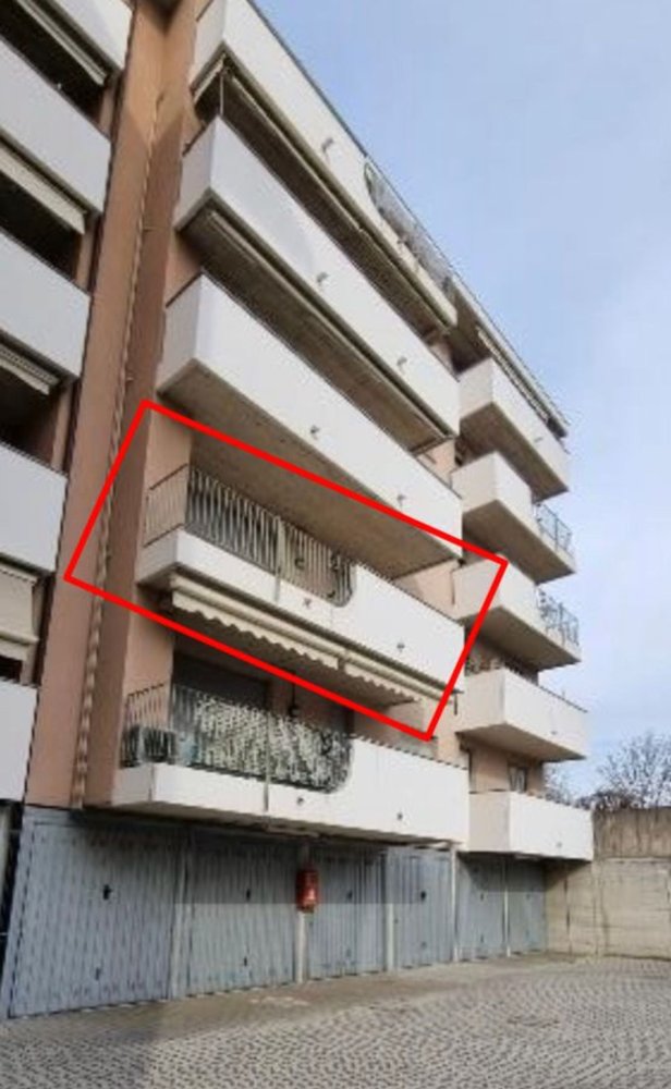 2-salle Appartement à Saronno, Italy No. 151946