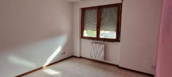 2-salle Appartement à Saronno, Italy No. 151946 7