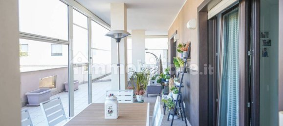 Apartamento de 3 dormitorios en Bari, Italy No. 330451 21