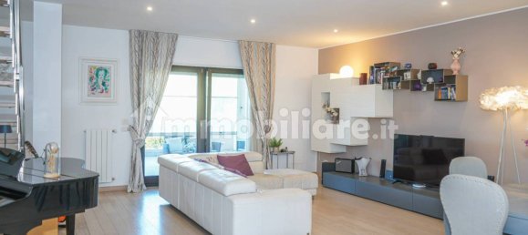 Apartamento de 3 dormitorios en Bari, Italy No. 330451 3