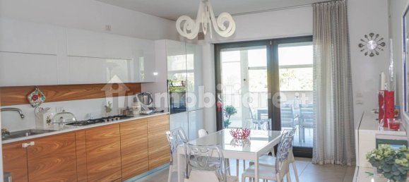Apartamento de 3 dormitorios en Bari, Italy No. 330451 7
