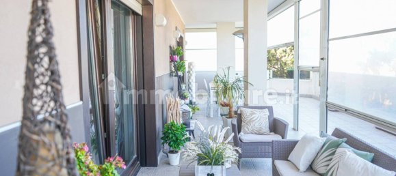 Apartamento de 3 dormitorios en Bari, Italy No. 330451 22