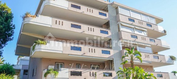 Apartamento de 3 dormitorios en Bari, Italy No. 330451 25