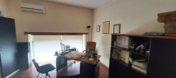 2-salle Appartement à Chieti, Italy No. 80139 5