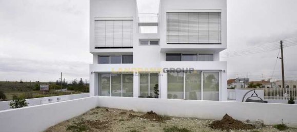 Propiedad comercial de 4 dormitorios en Geri, Cyprus No. 67699 13