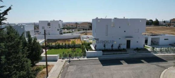 Propiedad comercial de 4 dormitorios en Geri, Cyprus No. 67699 7