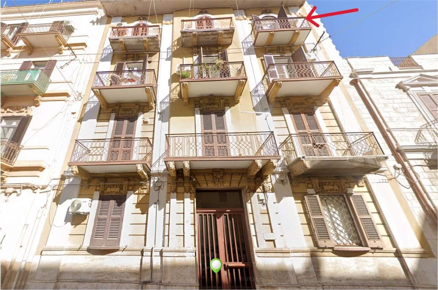 6 bedrooms Apartment in Taranto, Italy No. 358393