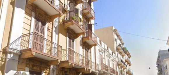 6 bedrooms Apartment in Taranto, Italy No. 358393 2