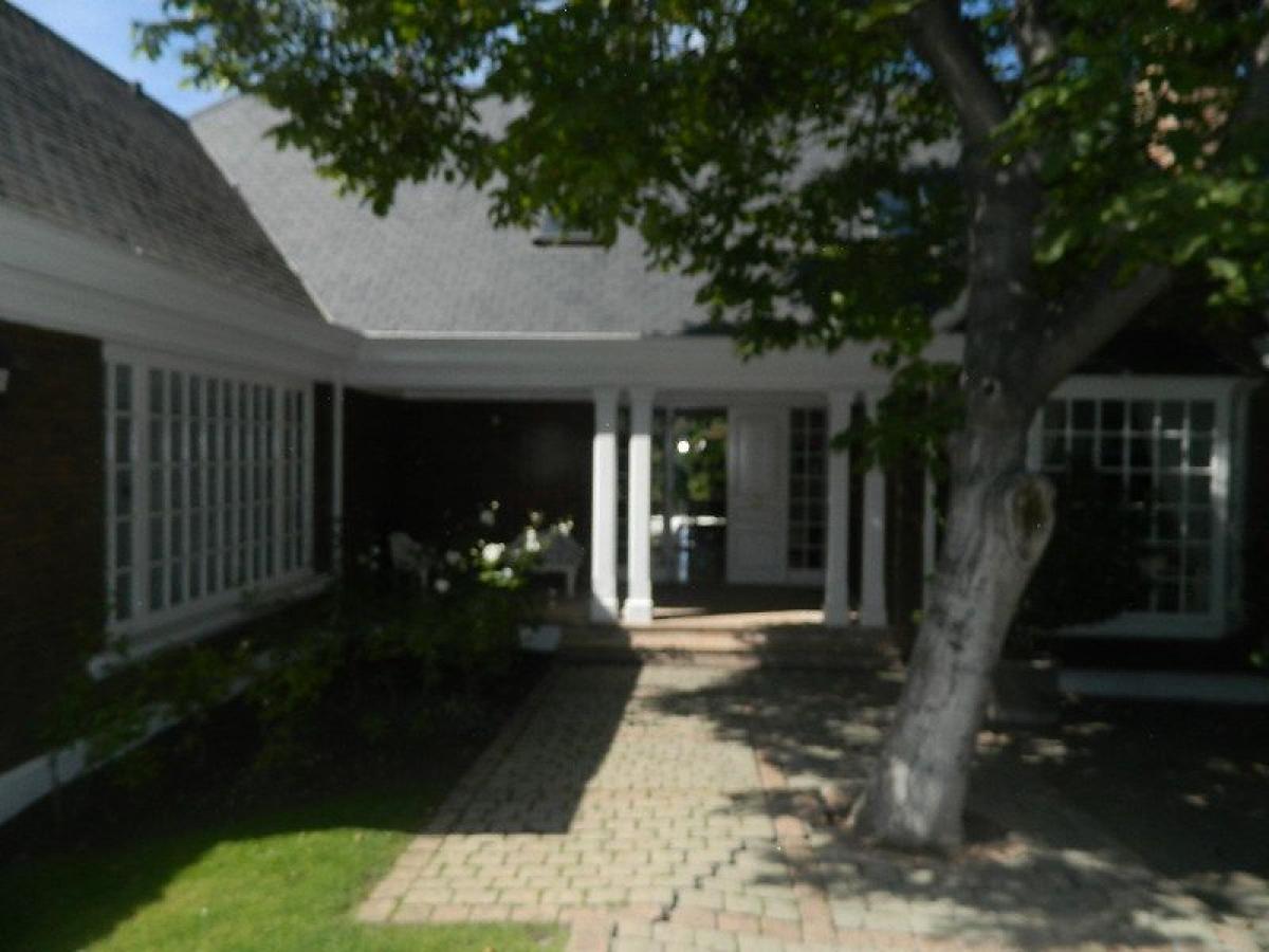 Casa de 6 dormitorios en Santiago, Chile No. 5289