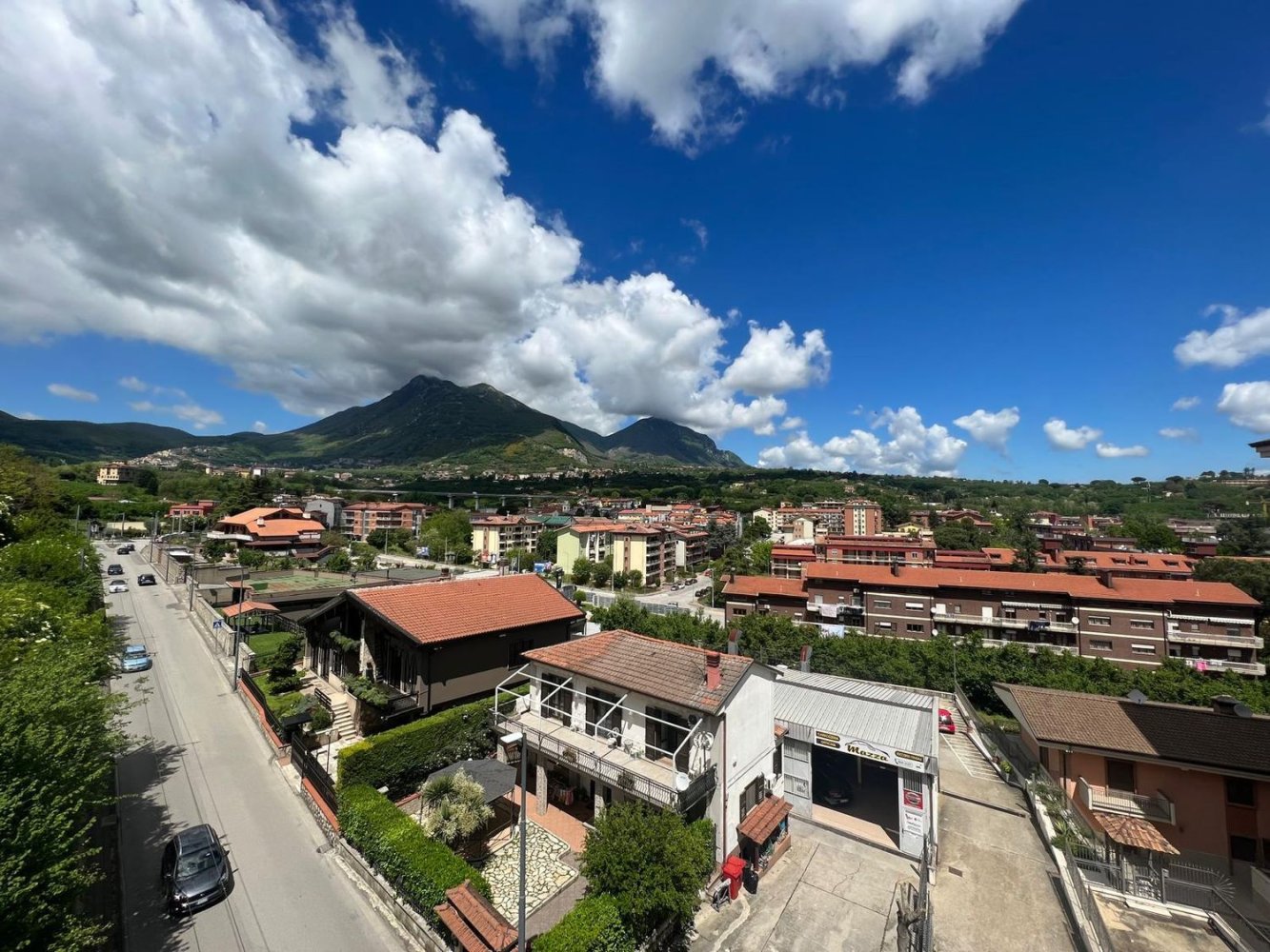 Apartamento de 5 habitaciónes en Avellino, Italy No. 24303