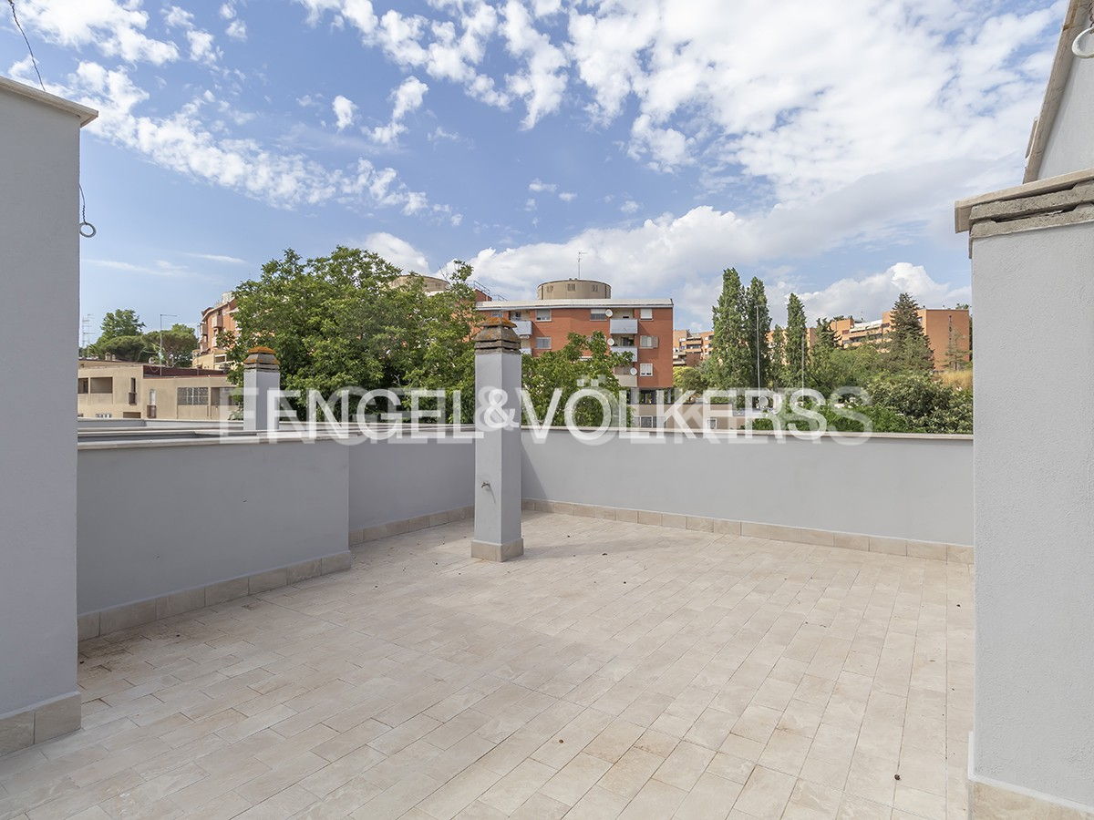 3 bedrooms Apartment in Rome, Italy No. 200136