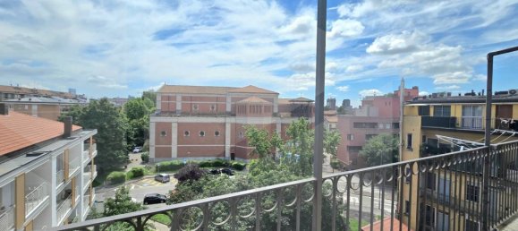 2-salle Appartement à Milan, Italy No. 242080 11