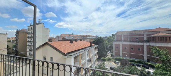 2-salle Appartement à Milan, Italy No. 242080 13