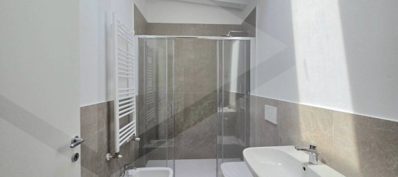2-salle Appartement à Milan, Italy No. 242080 9