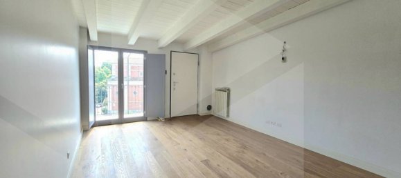 2-salle Appartement à Milan, Italy No. 242080 4