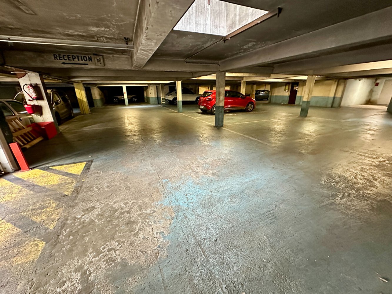 1 room Parking in Tours, France No. 282799