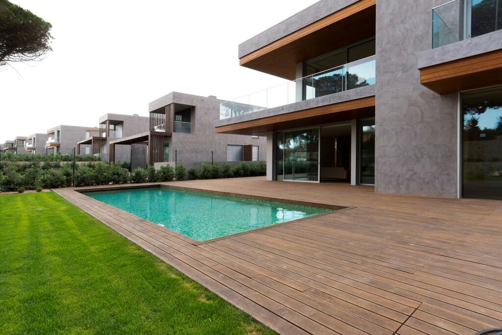 4 bedrooms Villa in Cascais, Portugal No. 122571