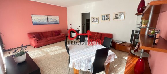 3-salle Appartement à Varese, Italy No. 180559 3