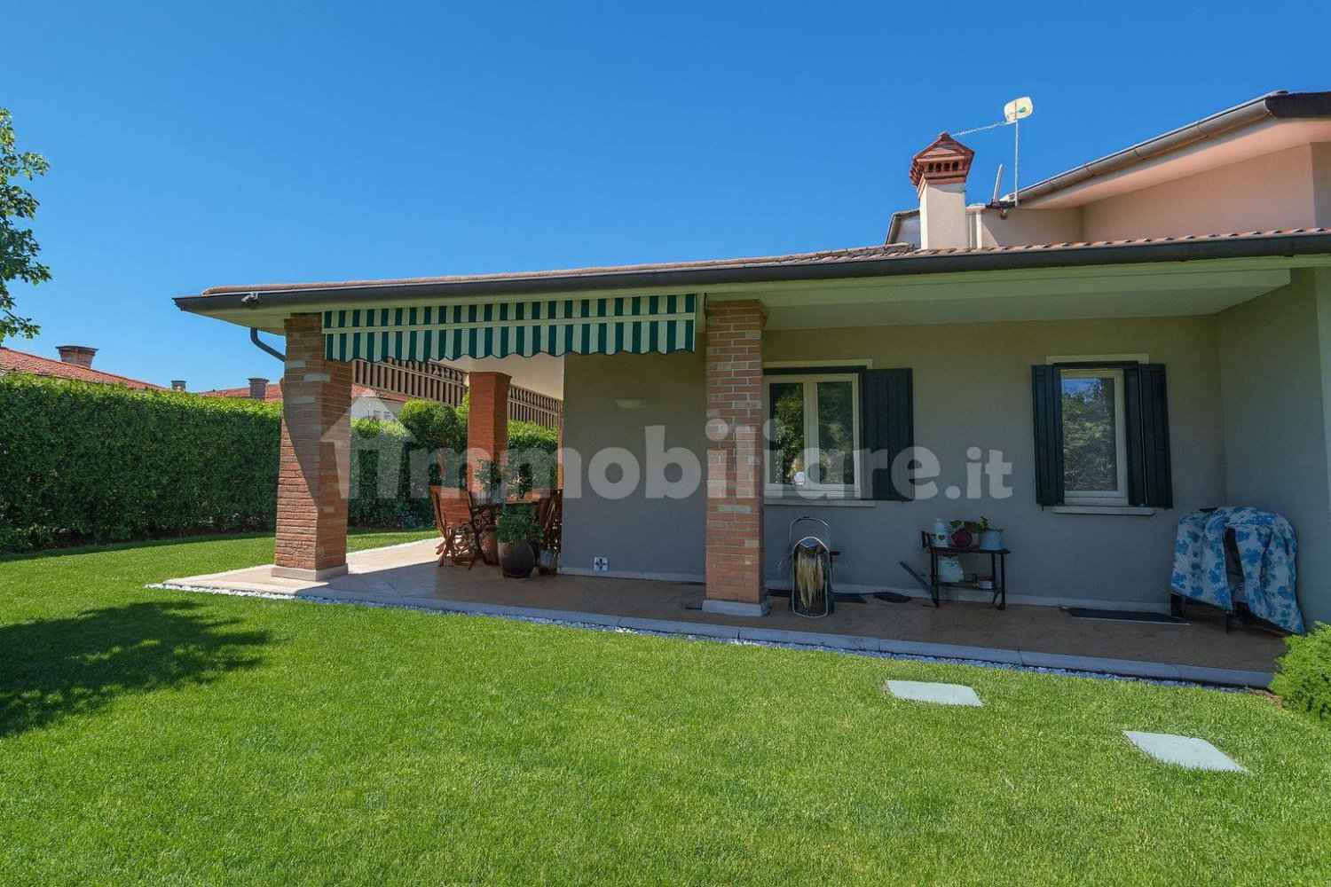 3 bedrooms Villa in Cassola, Italy No. 340996