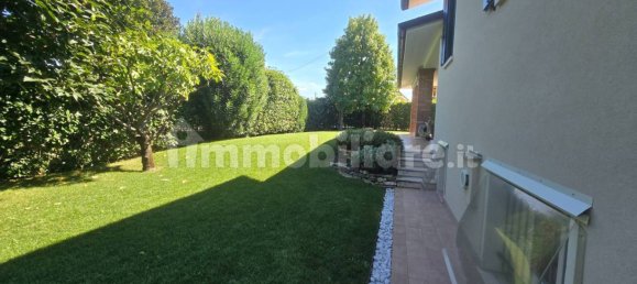 3 bedrooms Villa in Cassola, Italy No. 340996 6
