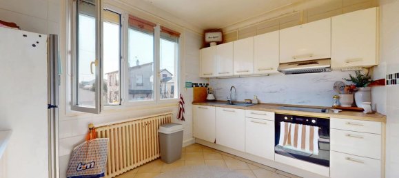 Casa de 4 dormitorios en Clichy-sous-Bois, France No. 333375 3