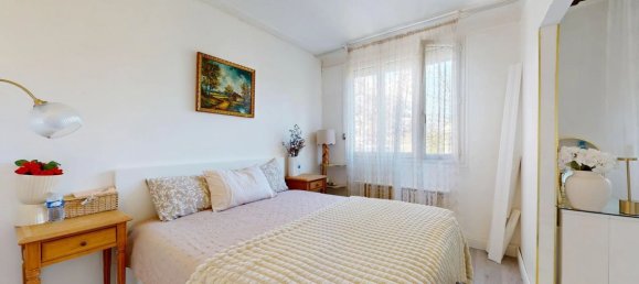 Casa de 4 dormitorios en Clichy-sous-Bois, France No. 333375 5