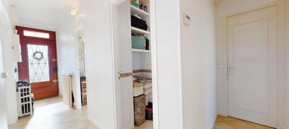 Casa de 4 dormitorios en Clichy-sous-Bois, France No. 333375 4