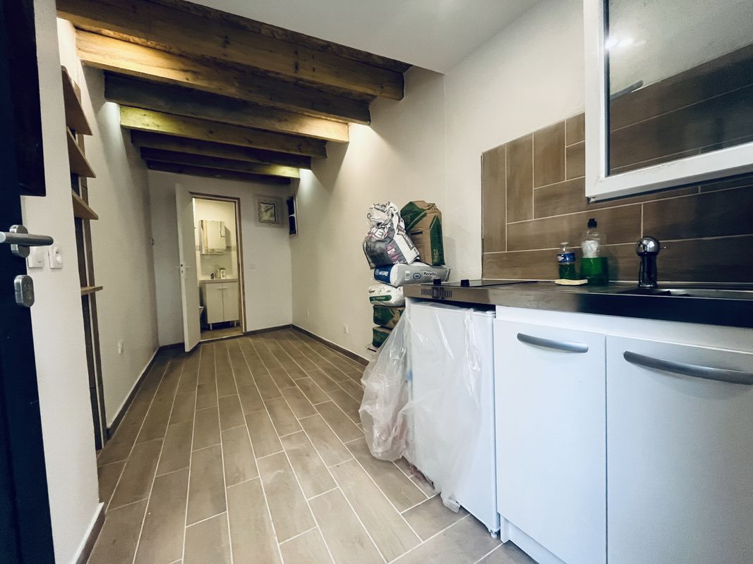 2 rooms Apartment in Seine-Saint-Denis, France No. 141161