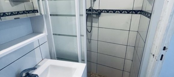 2 rooms Apartment in Seine-Saint-Denis, France No. 141161 4