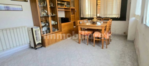 2 Schlafzimmer Wohnung in Rome, Italy, Nr. 375445 6