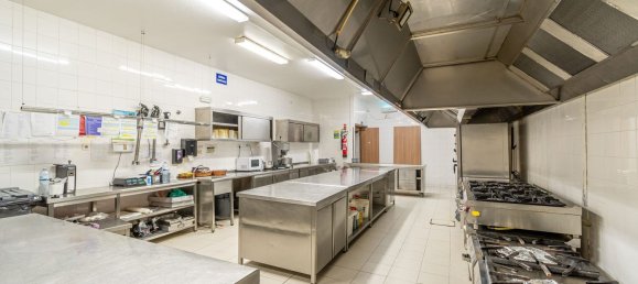 2588m² Commercial property in Abrantes, Portugal No. 50319 26