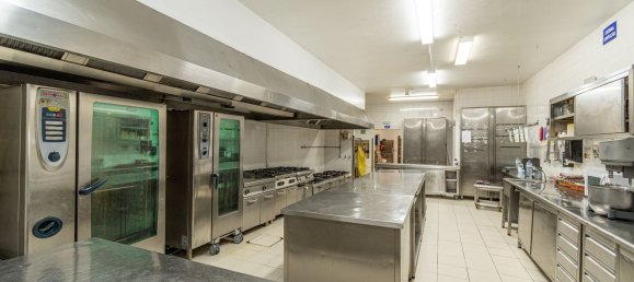 2588m² Commercial property in Abrantes, Portugal No. 50319 27