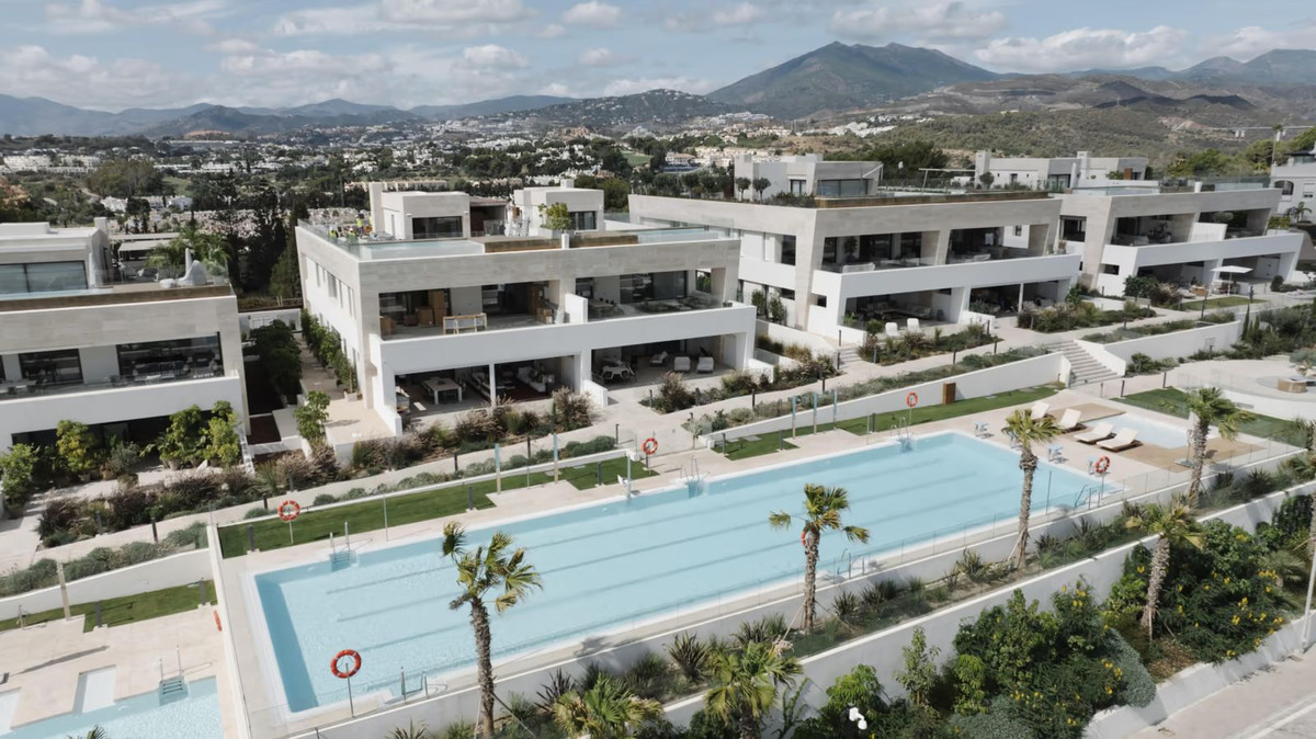 Dúplex de 5 dormitorios en Marbella, Spain No. 152770