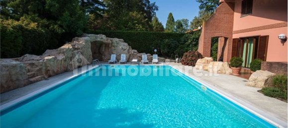 4 chambres Villa à Guanzate, Italy No. 314926 33