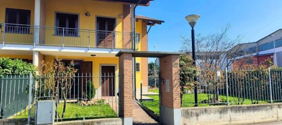 6 rooms Villa in Carmagnola, Italy No. 135194 2