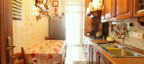 3 bedrooms Apartment in Turin, Italy No. 52474 10